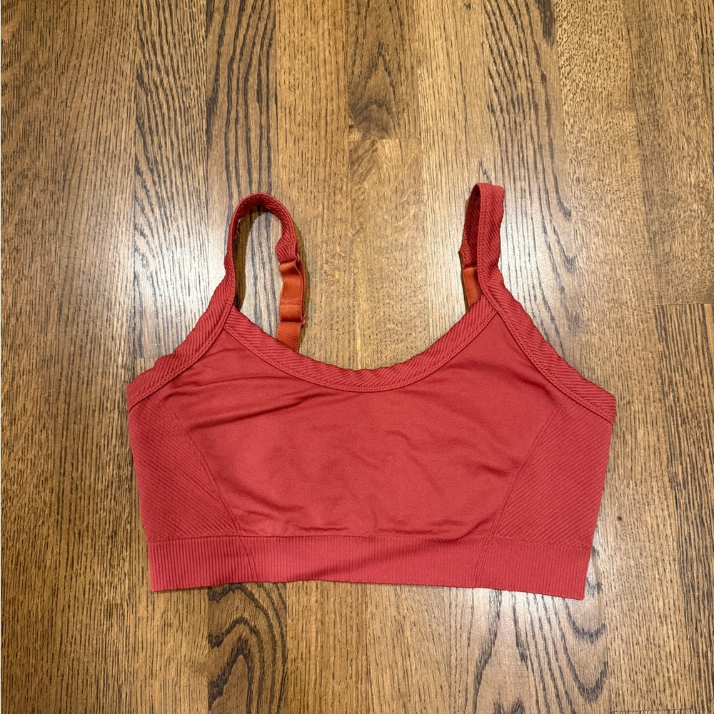 Old Navy Light Support Fluid Seamless Sports Bra for Women
